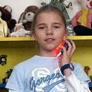 Olen 10-vuotias.... Laitteesi on auttanut minua ja parasta on se, että kun jotain sattuu, voin itse kiillottaa sitä.....